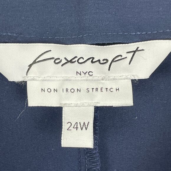 Foxcroft Tunic Top Shirt Blouse Size 24W Blue Non Iron Stretch Pockets Button Up - Picture 2 of 9